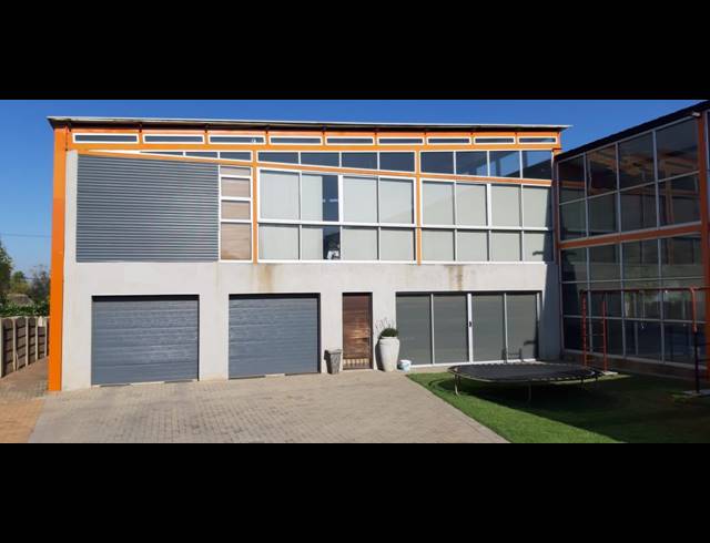 693M² BUILDING FOR SALE IN HEIDELBERG CENTRAL
